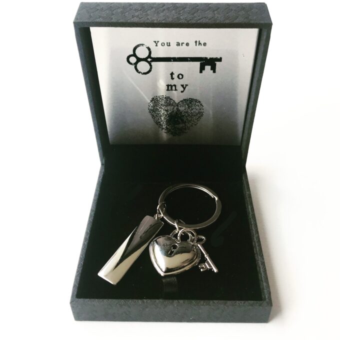 מחזיק מפתחות מעוצב