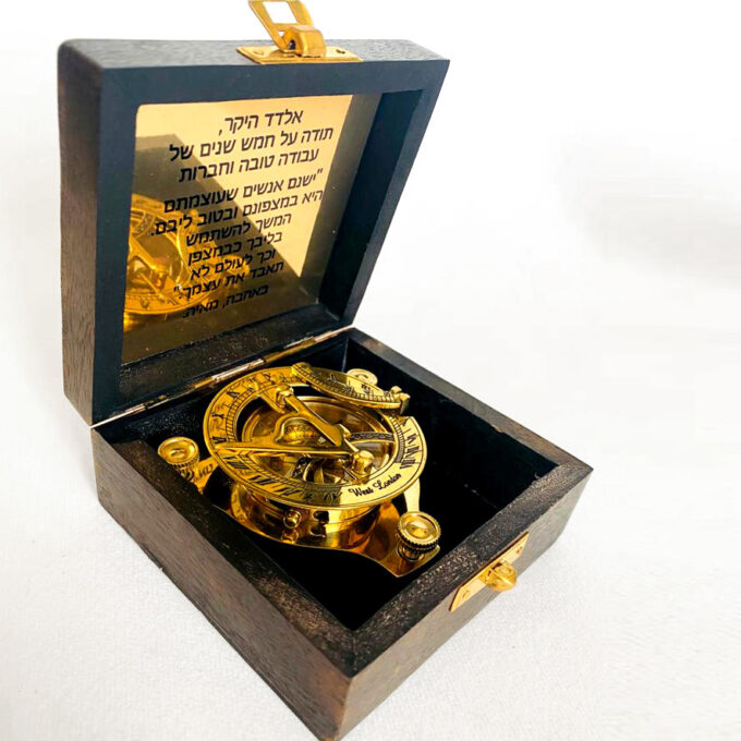 מצפן בקופסת עץ1