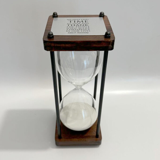 שעון חול עץ יפיפה מתנה מרגשת עם מסר מיוחד