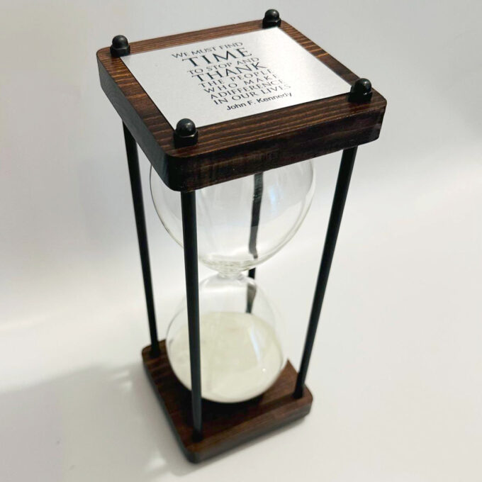 שעון חול עץ יפיפה מתנה מרגשת עם מסר מיוחד