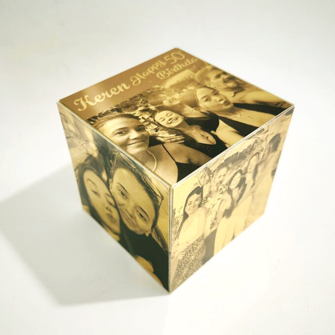 קוביית זהב ענקית עם תמונות מתנה אישית מושלמת